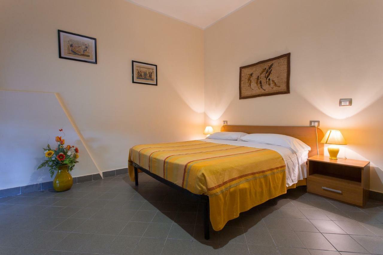 B&B Casa Cosmano Brancaleone Marina Exterior foto